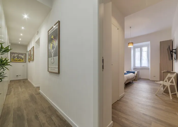 Station House 4*