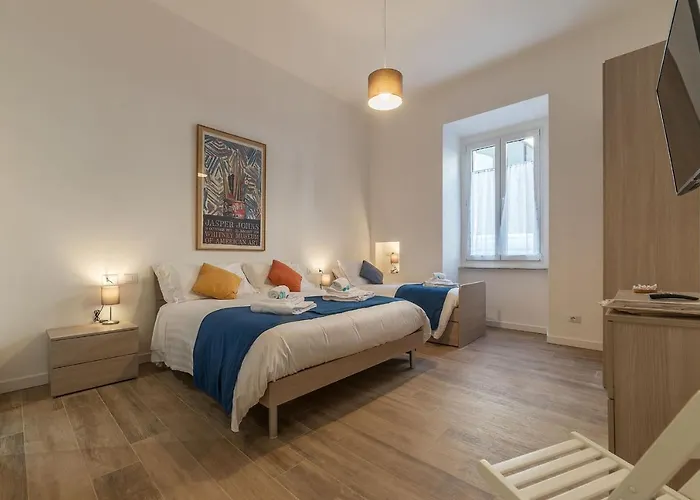 Station House 4*